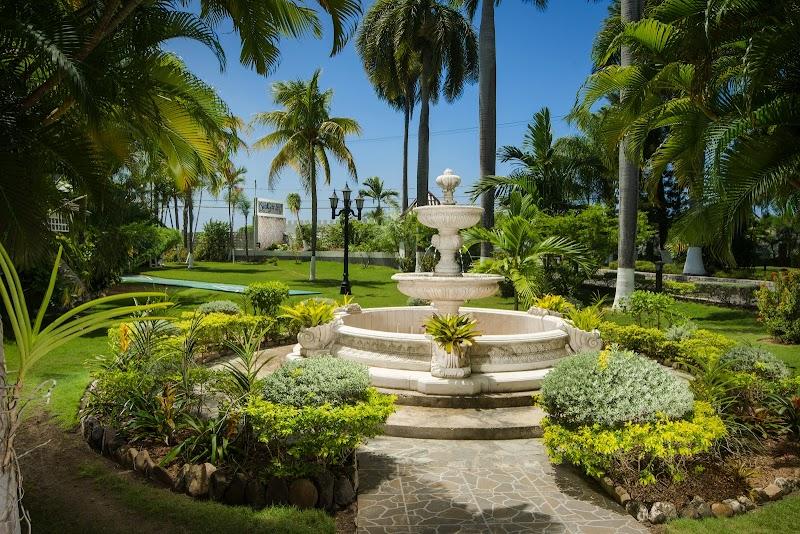 SeaGarden Beach Resort thumbnail 5