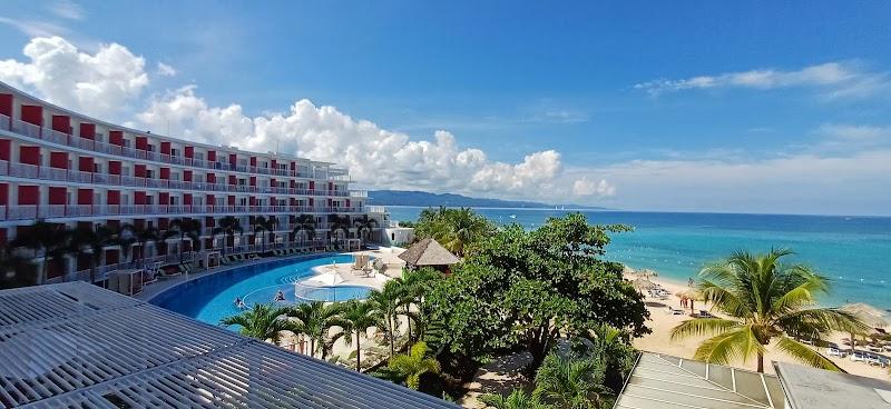 Grand Decameron Cornwall Beach, A Trademark All-Inclusive Resort 1