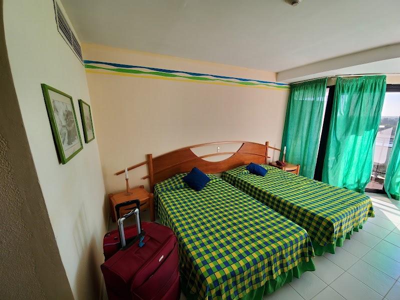 Hotel Puntarena Playa Caleta thumbnail 2