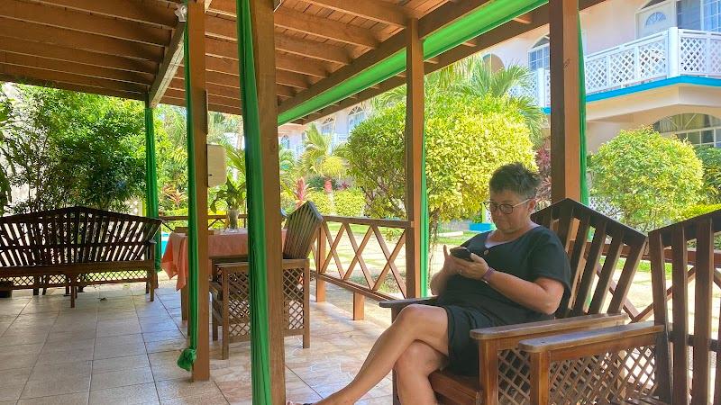 Fun Holiday Beach Resort thumbnail 5