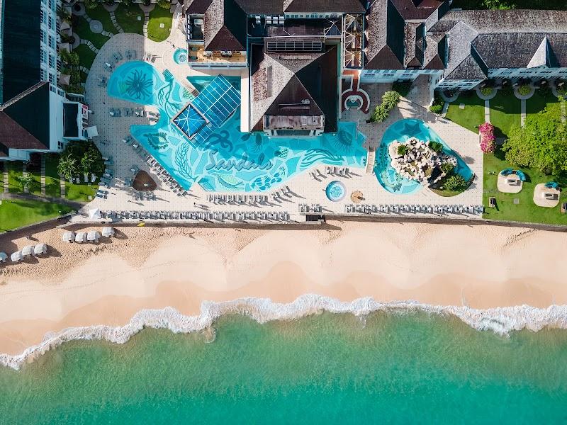 Sandals Regency La Toc 1