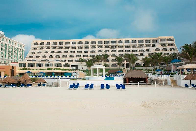 Golden Parnassus All Inclusive Resort & Spa Cancun 1