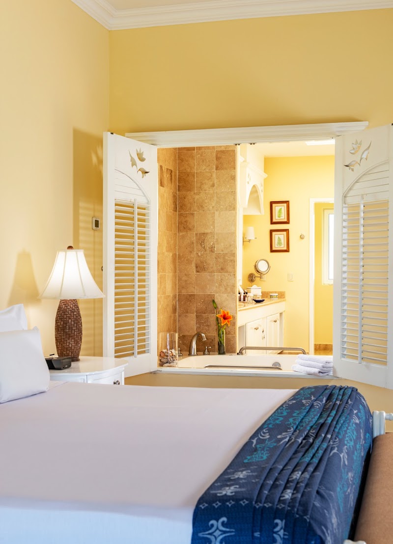 Emerald Estates Luxury Villas thumbnail 2