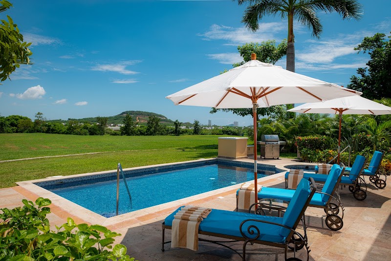 Emerald Estates Luxury Villas thumbnail 3