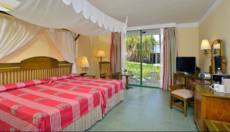 Melia Costa Rey thumbnail 2