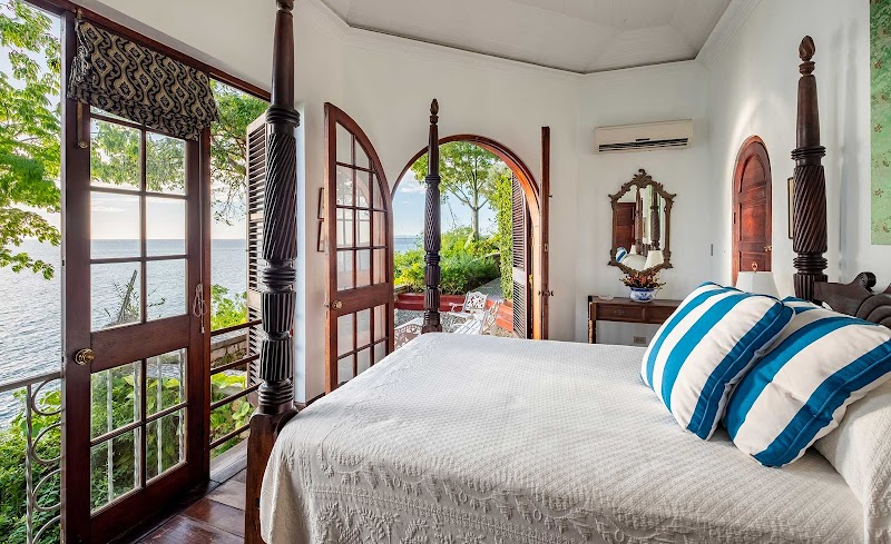 Bluefields Bay Villas & Suites thumbnail 2