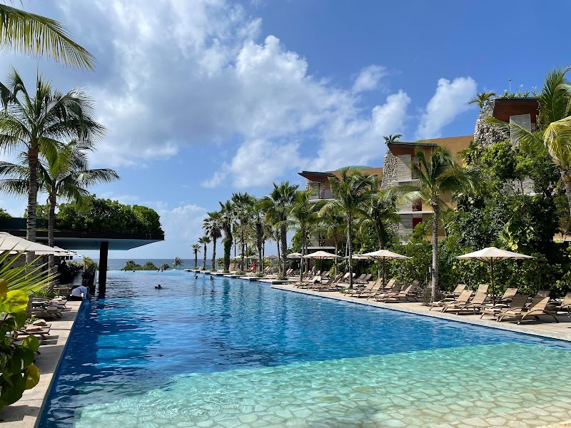 Hotel Xcaret Arte thumbnail 3