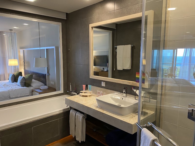 Gran Mutha Rainbow Hotel thumbnail 4