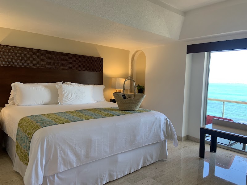 Grand Fiesta Americana Coral Beach thumbnail 2