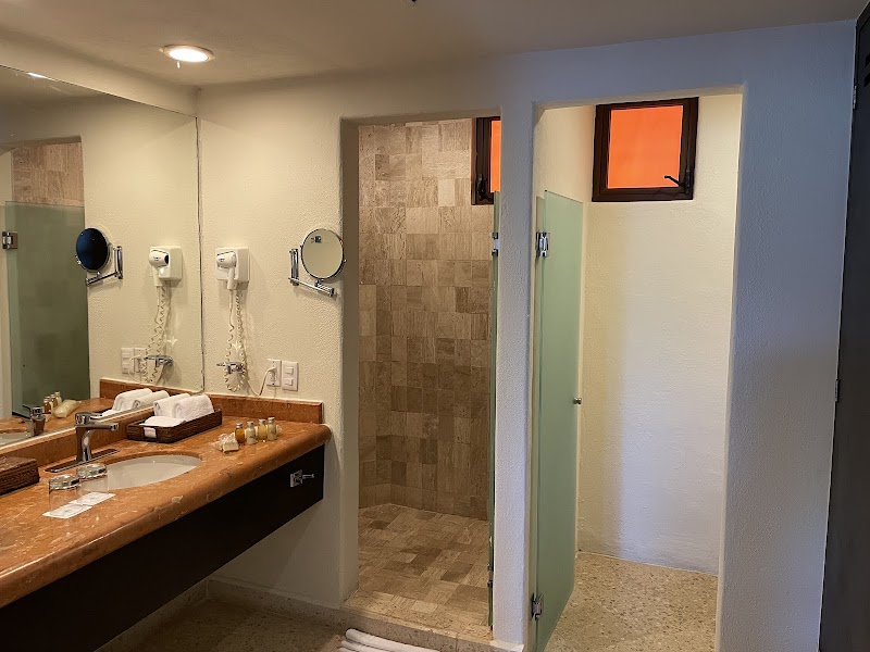 Akumal Bay Beach & Wellness Resort thumbnail 4