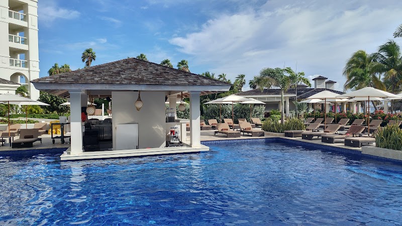 Half Moon thumbnail 3