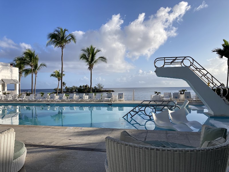 Couples Tower Isle thumbnail 3