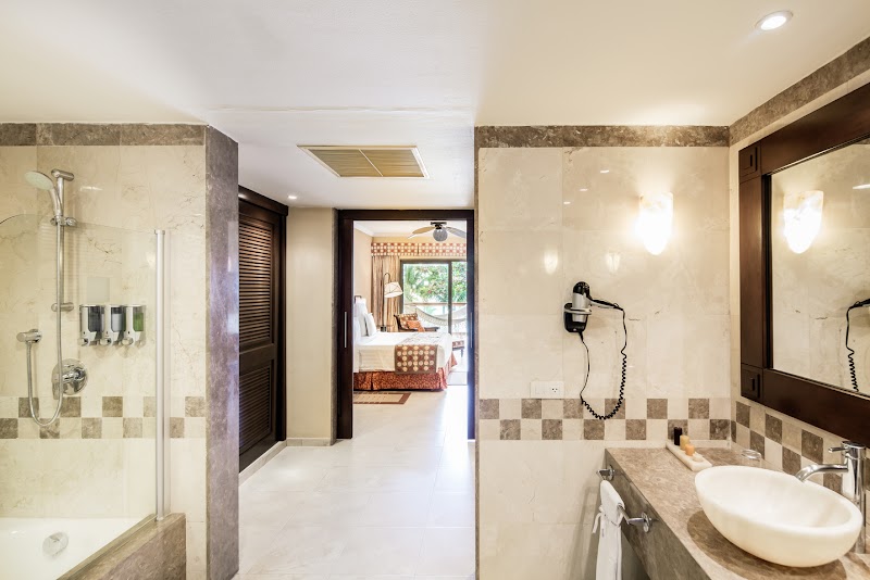 Barcelo Maya Palace thumbnail 4