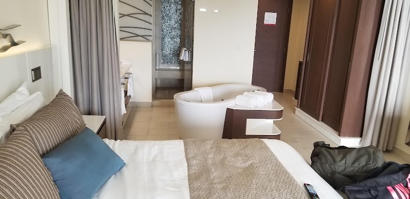 Grand Lido Negril Au-Naturel, An Autograph Collection All-Inclusive Resort - Adults Only thumbnail 2