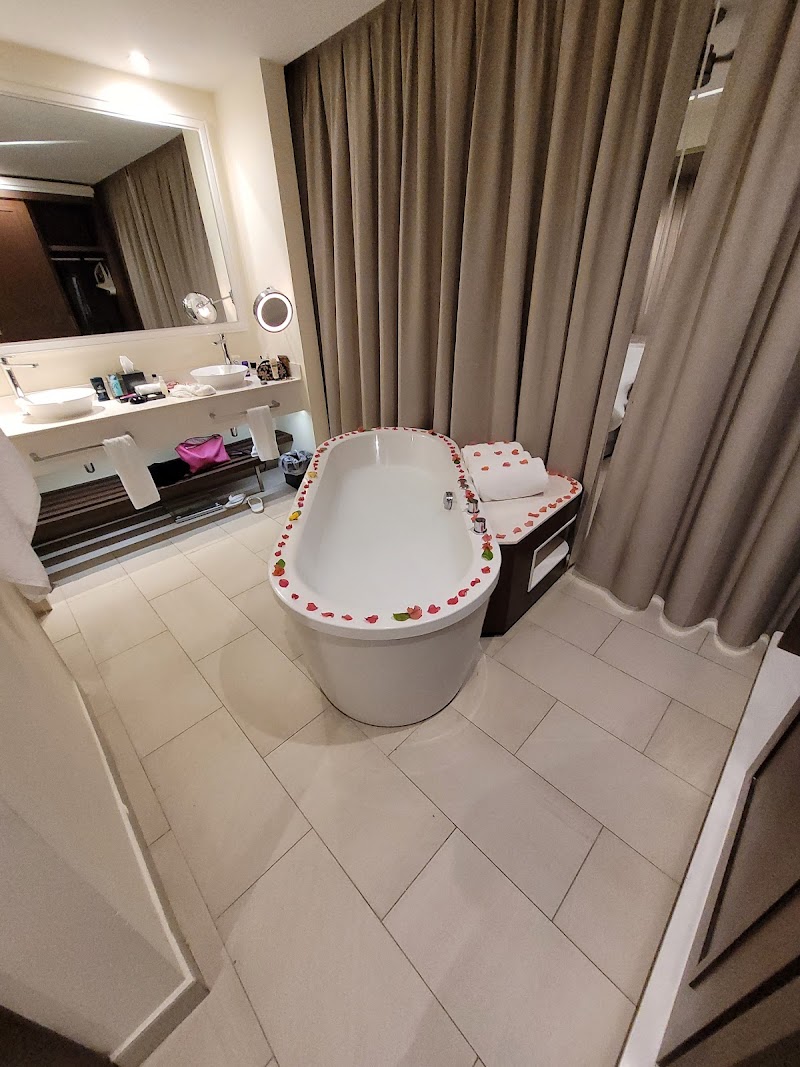 Grand Lido Negril Au-Naturel, An Autograph Collection All-Inclusive Resort - Adults Only thumbnail 4