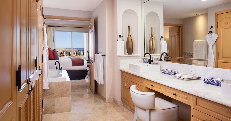 Villa La Estancia Beach Resort & Spa thumbnail 4