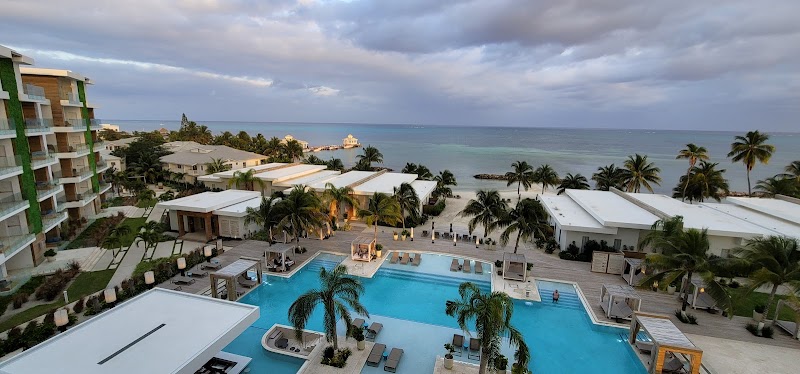 Alaia Belize, Autograph Collection thumbnail 3