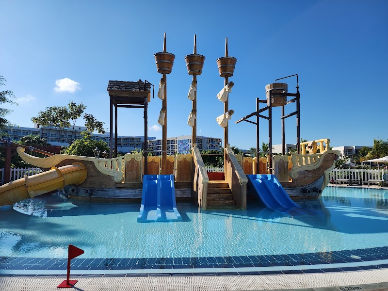 Gran Muthu Almirante Beach Hotel thumbnail 3