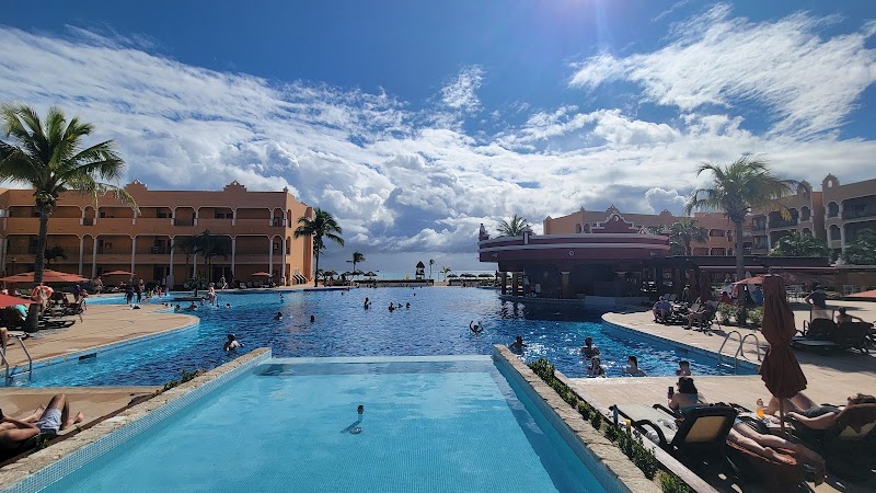 The Royal Haciendas All Suites Resort & Spa thumbnail 3