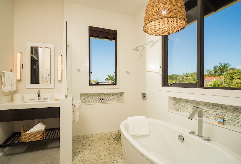 The Cliff Hotel thumbnail 4