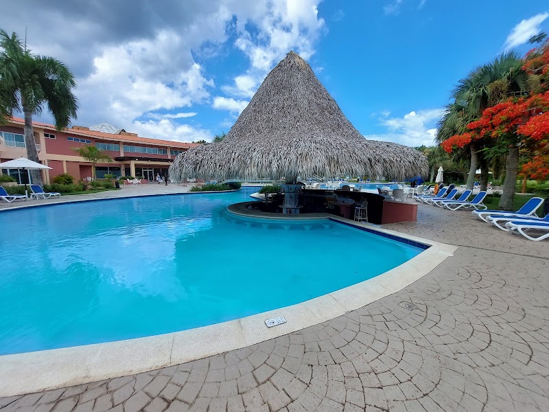 Hodelpa Garden Suites Golf & Convention Centre thumbnail 3