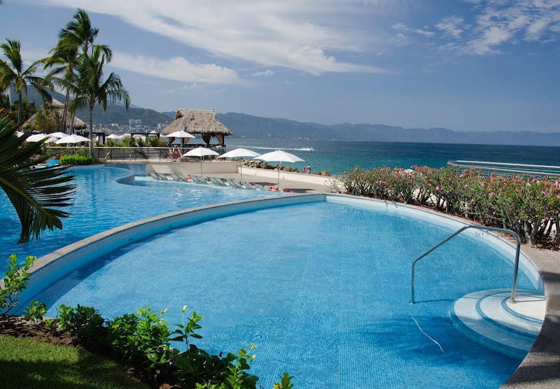 Sunset Plaza Beach Resort thumbnail 3