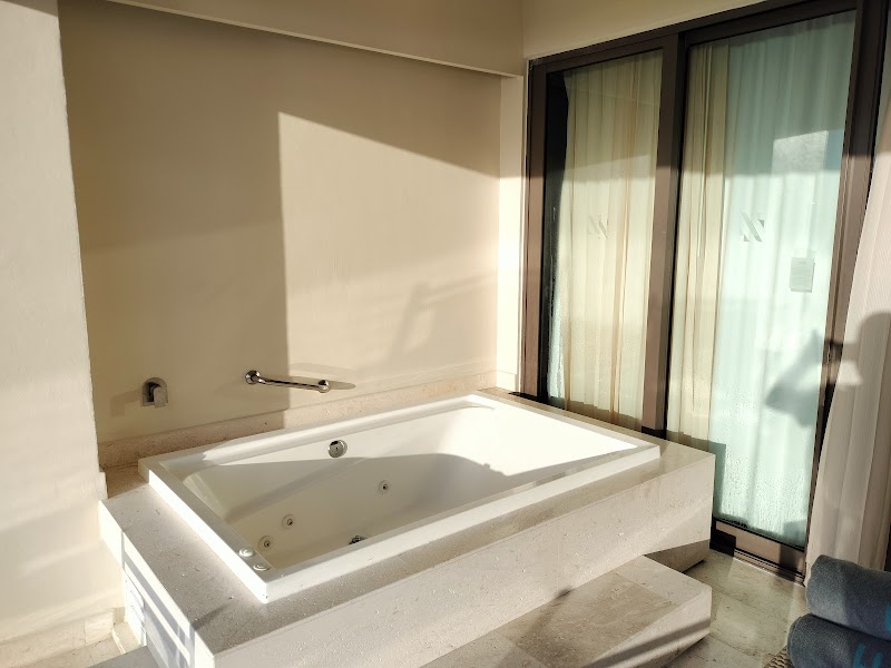 Turquoize at Hyatt Ziva Cancun thumbnail 4