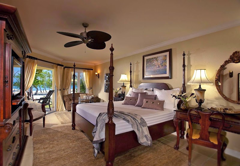 Sandals South Coast thumbnail 2