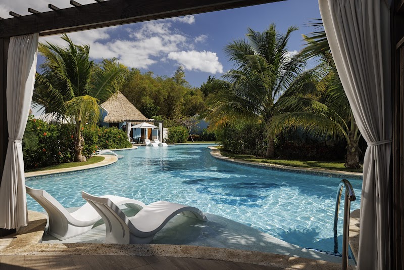 Sandals South Coast thumbnail 3