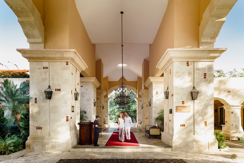 Royal Hideaway Playacar thumbnail 5