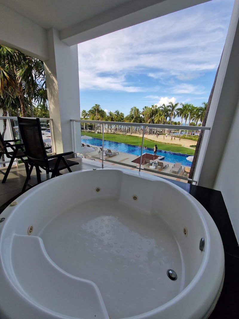 Hotel Riu Palace Peninsula thumbnail 4