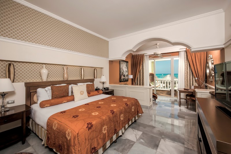 JOIA Paraiso by Iberostar thumbnail 2