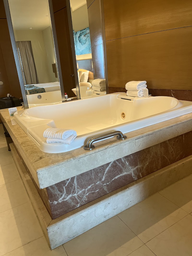 Beach Palace All Inclusive thumbnail 4