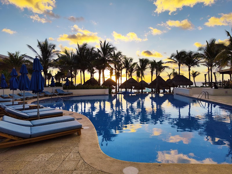 Hotel NYX Cancun thumbnail 3