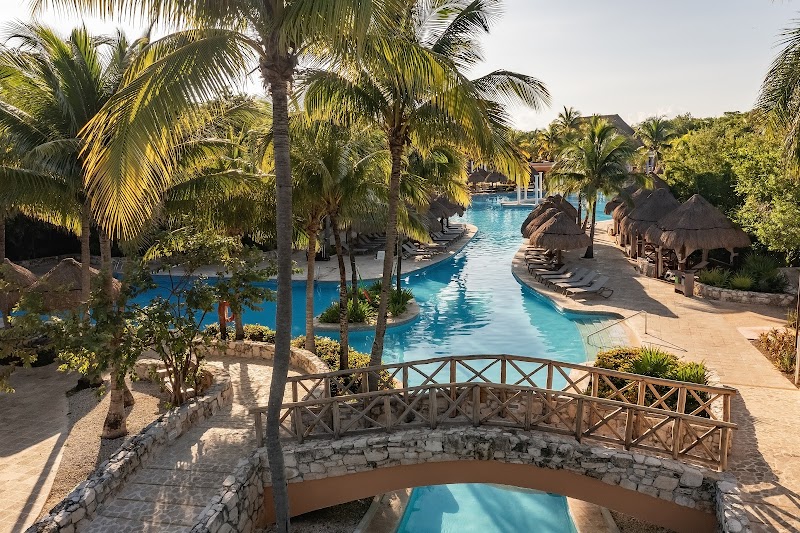 Iberostar Waves Paraiso Beach thumbnail 3