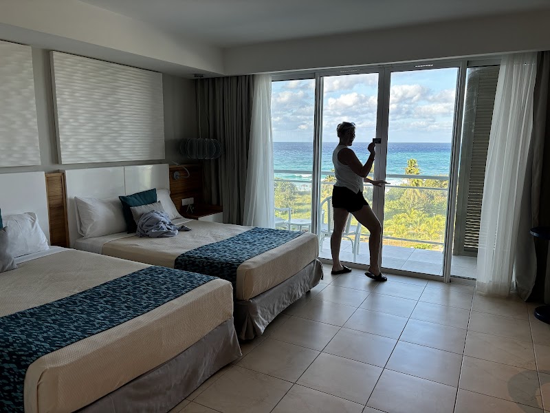 Grand Aston Varadero thumbnail 2