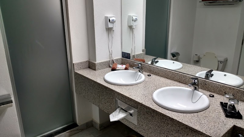 Hotel Riu Caribe thumbnail 4