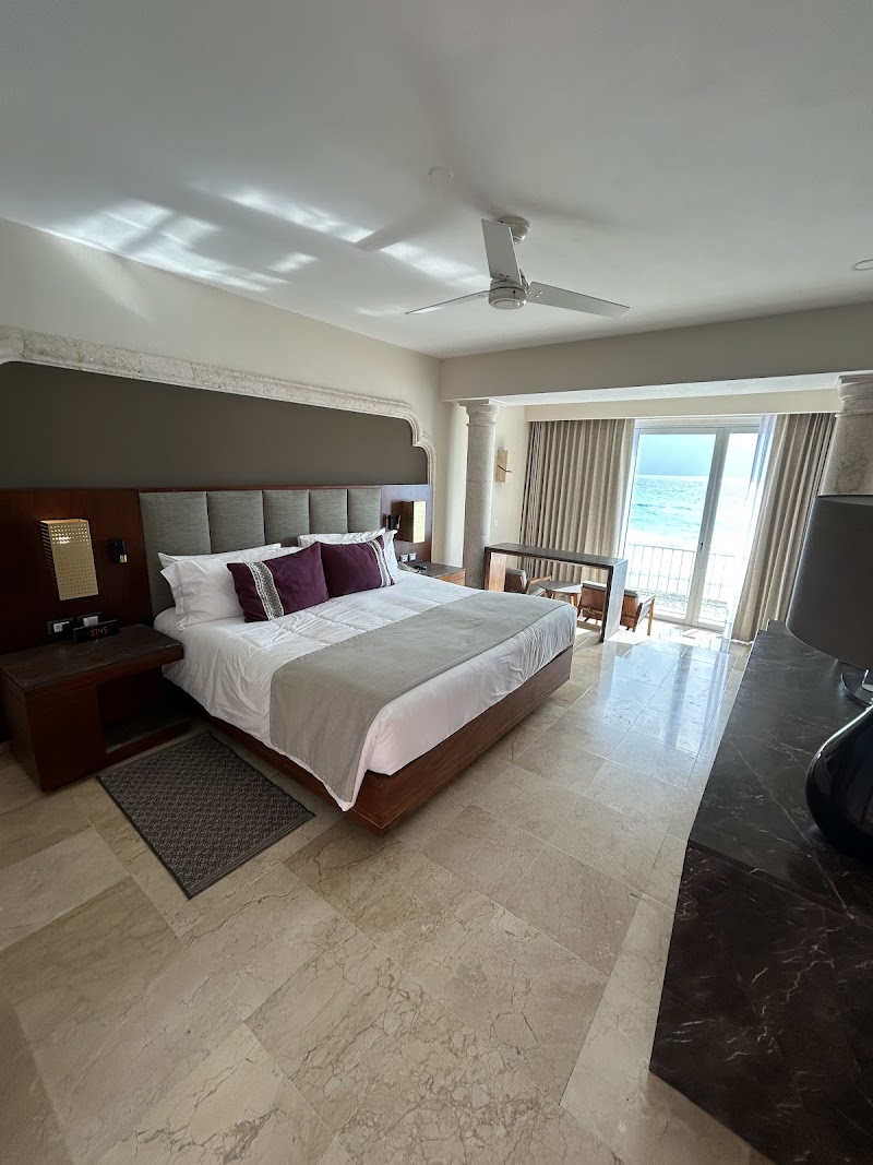 Grand Park Royal Cancun thumbnail 2