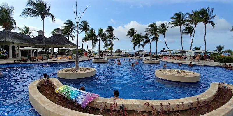 Hyatt Ziva Rose Hall thumbnail 3