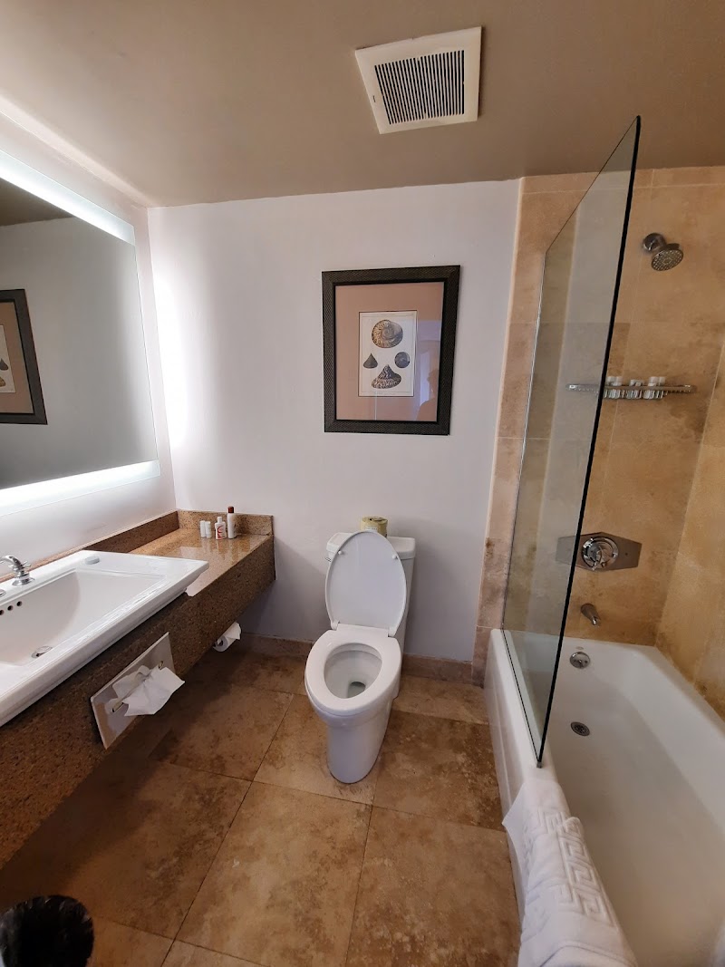 Grotto Bay Beach Resort & Spa thumbnail 4