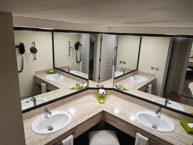 Barceló Bávaro Beach thumbnail 4