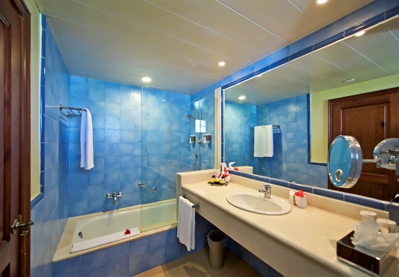 Iberostar Waves Punta Cana thumbnail 4