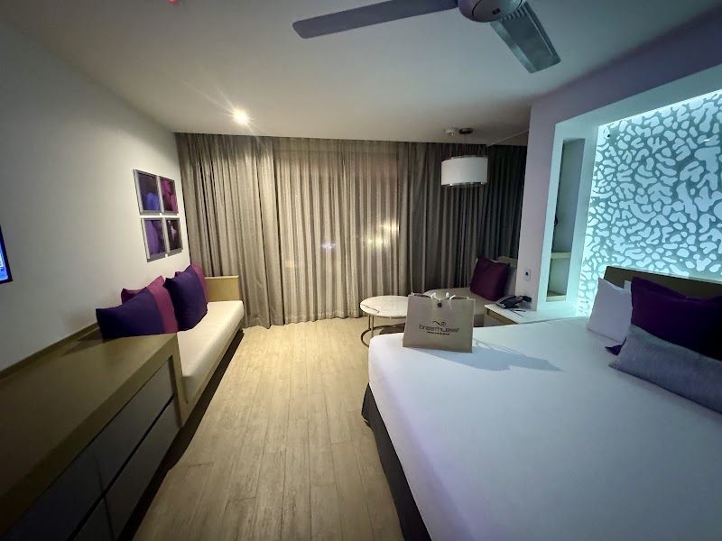 Breathless Riviera Cancun Resort & Spa thumbnail 2