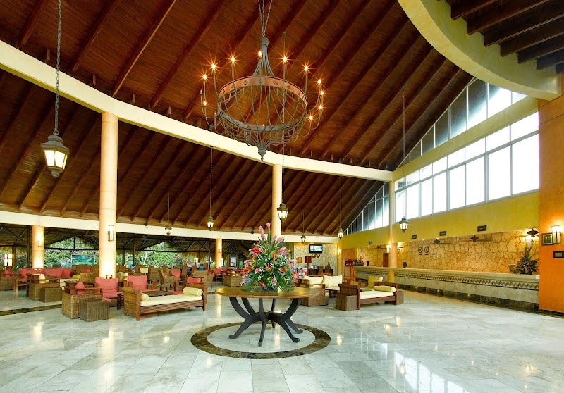 Grand Palladium Palace Resort Spa & Casino thumbnail 5