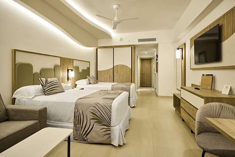 Hotel Riu Palace Aquarelle thumbnail 2