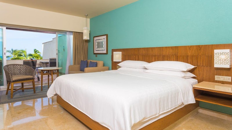 Sheraton Buganvilias Resort & Convention Center thumbnail 2