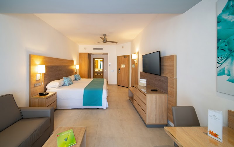 Hotel Riu Palace Tropical Bay thumbnail 2