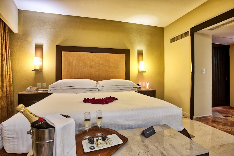 Barcelo Puerto Vallarta thumbnail 2