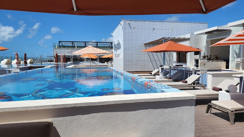 Royalton CHIC Cancun, An Autograph Collection All-Inclusive Resort - Adults Only thumbnail 3