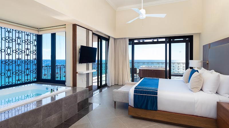 Villa La Valencia Beach Resort & Spa Los Cabos thumbnail 2